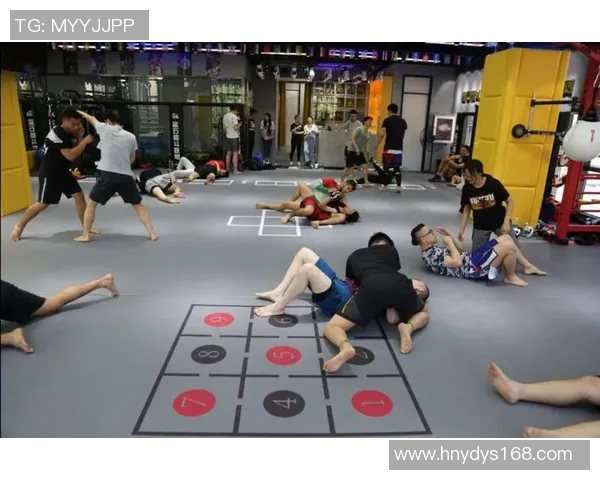 当UFC选手邂逅足球明星他们的运动激情碰撞出怎样的火花